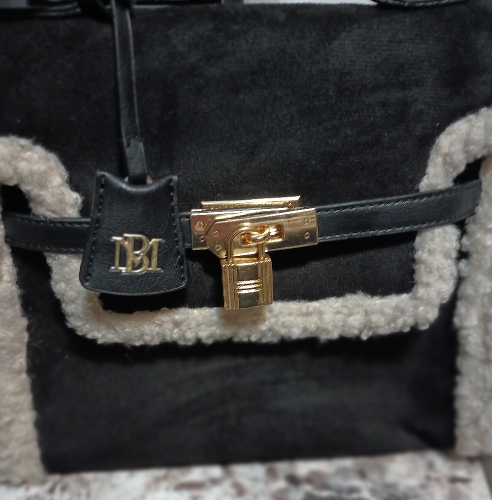 Badgley Mishka Elegant Black and Gold Women's Crossbody Bag New With Tags